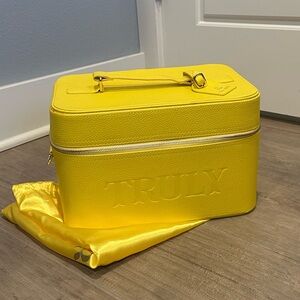 Truly Los Angeles St Tropez Luxury Beauty Trunk Train Case XL